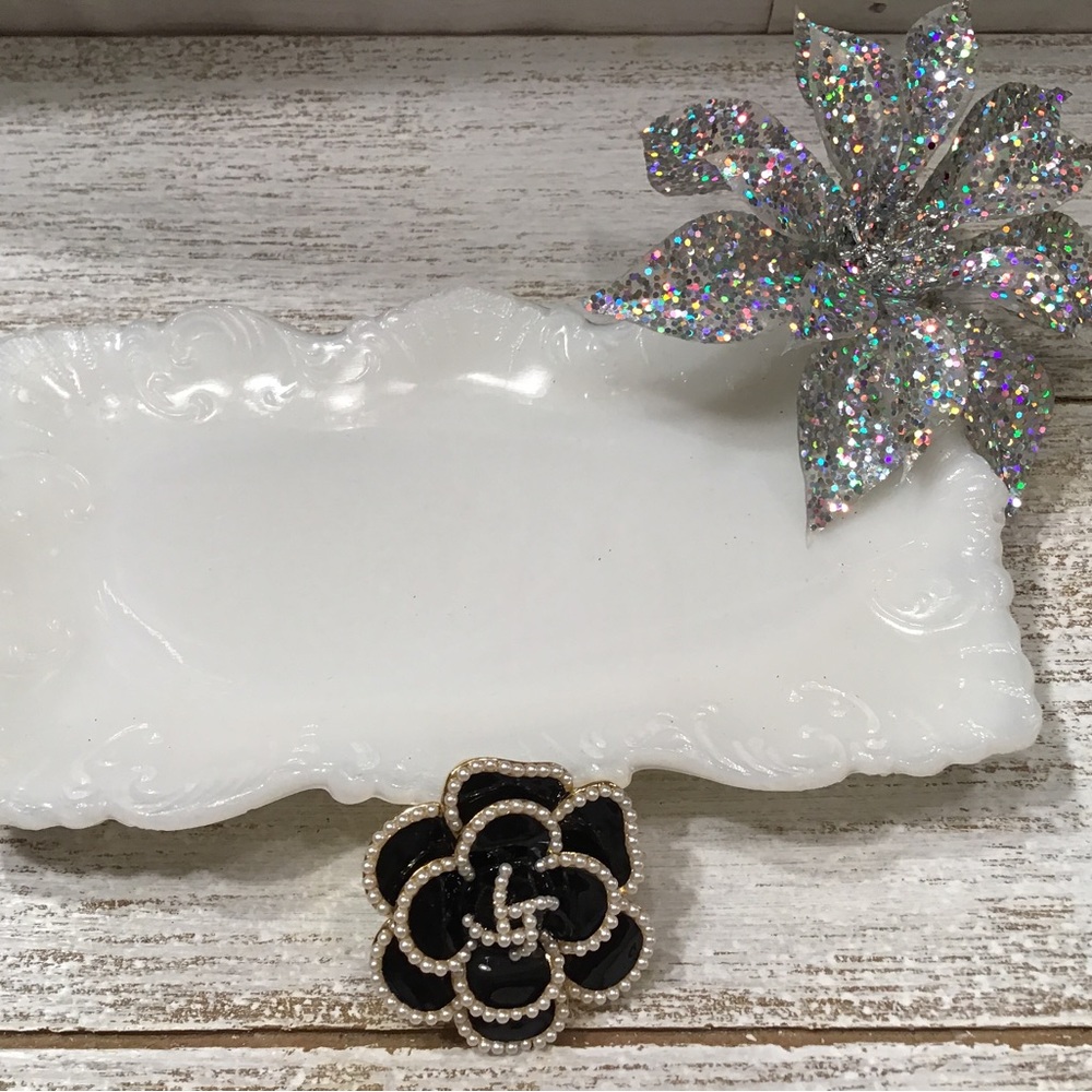 Flower Pin - Picture 2 of 3